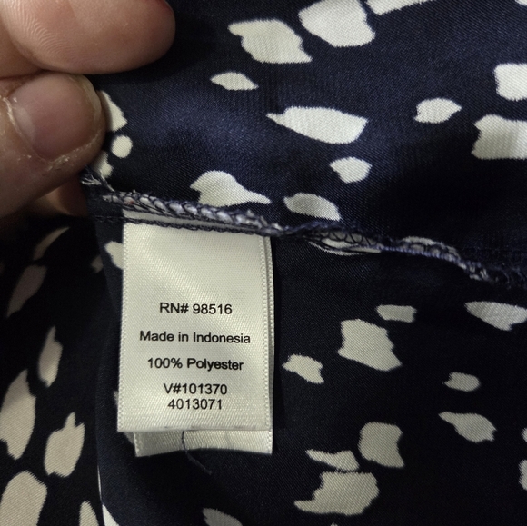 ⭐️Coldwater Creek Navy and White Women's Top Size L - Picture 5 of 5